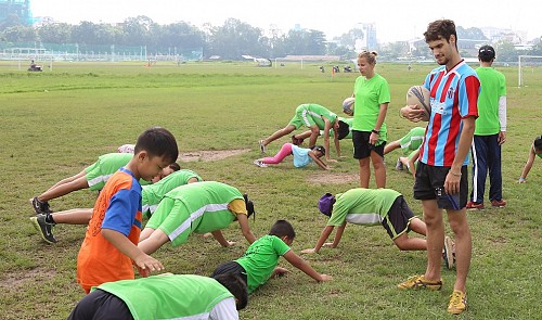 French youths teach sports to homeless kids in Ho Chi Minh City