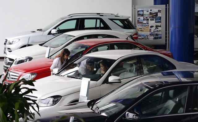 Vietnam ends tax exemption for car imports for overseas Vietnamese
