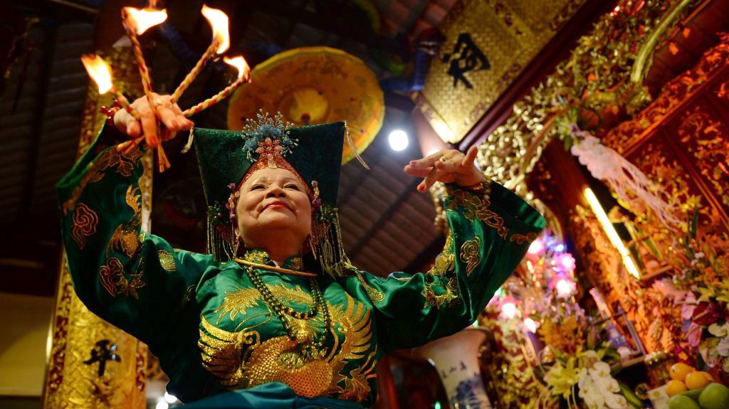 The spiritual practice of ‘len dong’ in Vietnamese folk religion (photos)