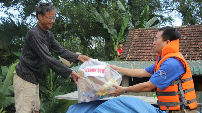 Vietnam Airlines offers free transport of relief goods to flood-stricken areas