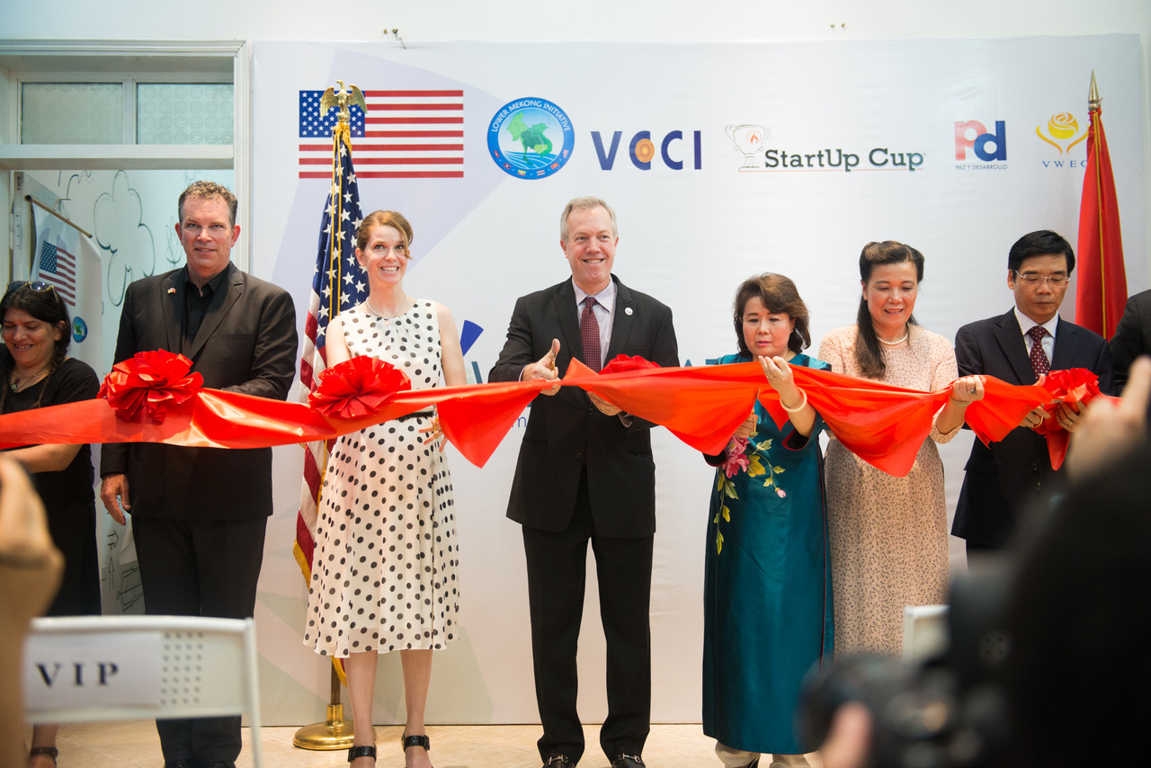 US-backed Women’s Entrepreneurial Center launched in Hanoi