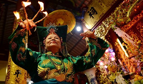 The spiritual practice of ‘len dong’ in Vietnamese folk religion