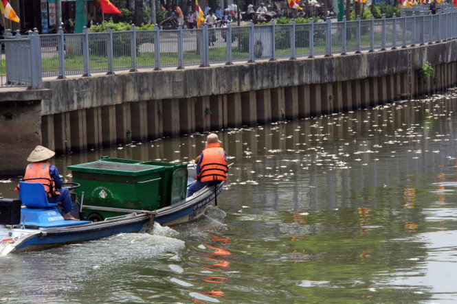 Solutions sought to save fish in Ho Chi Minh City iconic canal