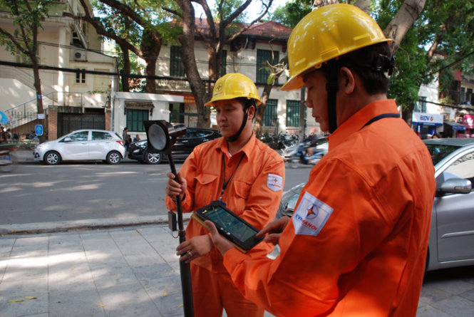 Vietnam Electricity reports massive losses, debts in H1/2016