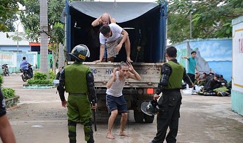 160 junkies break out of southern Vietnam rehab center
