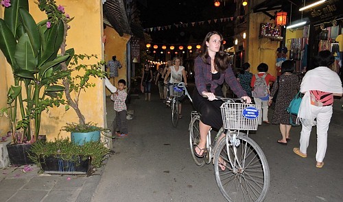 Electric tourist car to be piloted in Hoi An Ancient Town