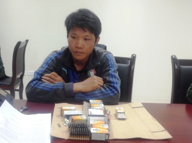 Vietnamese soldiers nab man smuggling ammunition from Laos