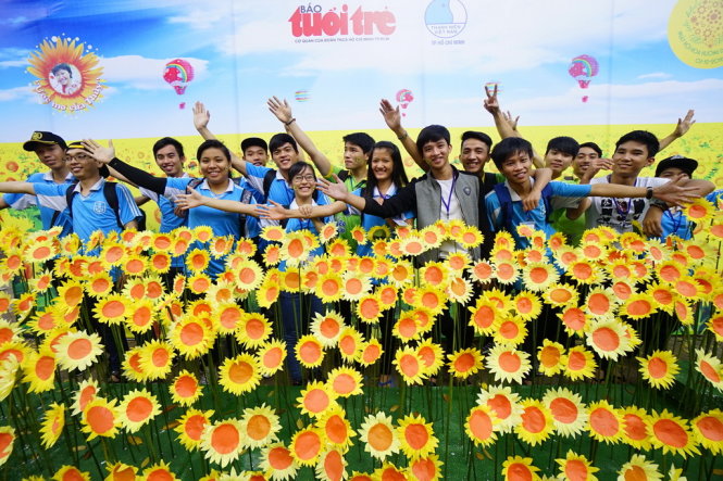 Tuoi Tre-backed Sunflower Festival kicks off in Ho Chi Minh City (photos)
