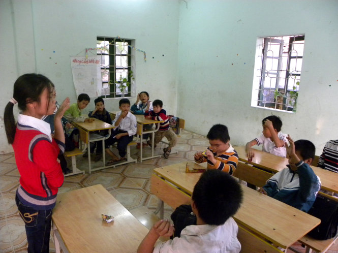 Meet the disabled teacher of mentally challenged children in Hanoi