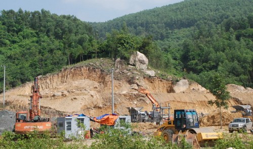 Construction, mining ravage neighborhoods in Vietnam’s Da Nang
