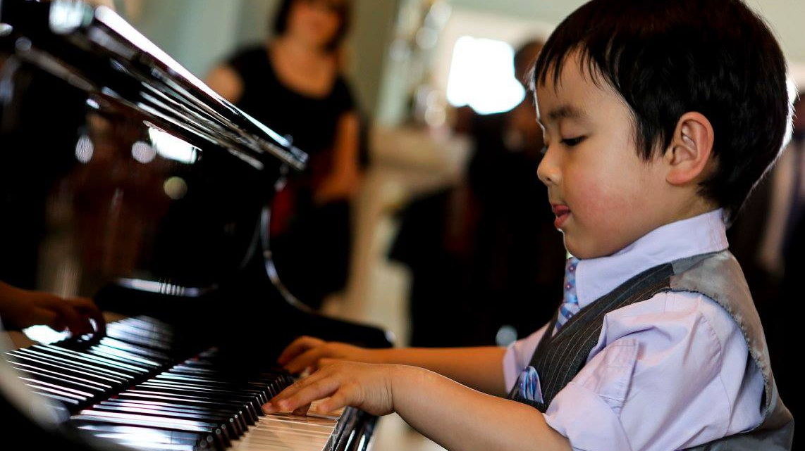 Five-year-old piano prodigy Evan Le to perform in Vietnam this month