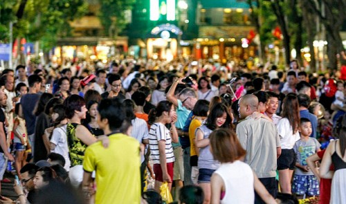 Street performers face ban from Hanoi promenade