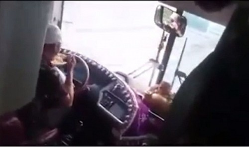 Dangerous multitasking: Vietnam driver suspended for eating instant noodles while taking wheel