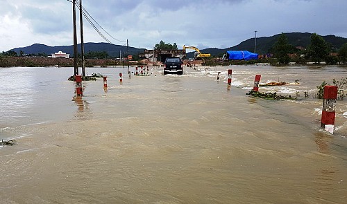 Vietnam’s central provinces plagued by new wave of flooding