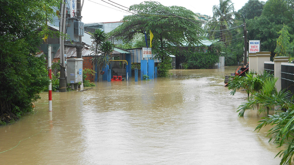 111 people killed, missing due to floods in central Vietnam since October