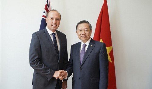 Vietnam, Australia ink deal to curb illegal immigration