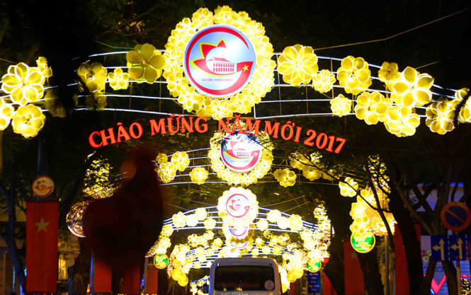 Sparkling Saigon ready for New Year celebrations (photos)