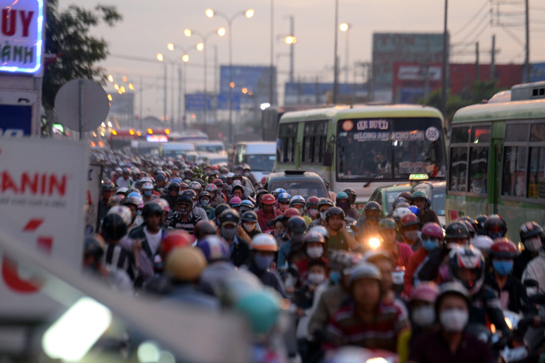 Nightmare: Serious congestion at Saigon entrances after New Year holiday