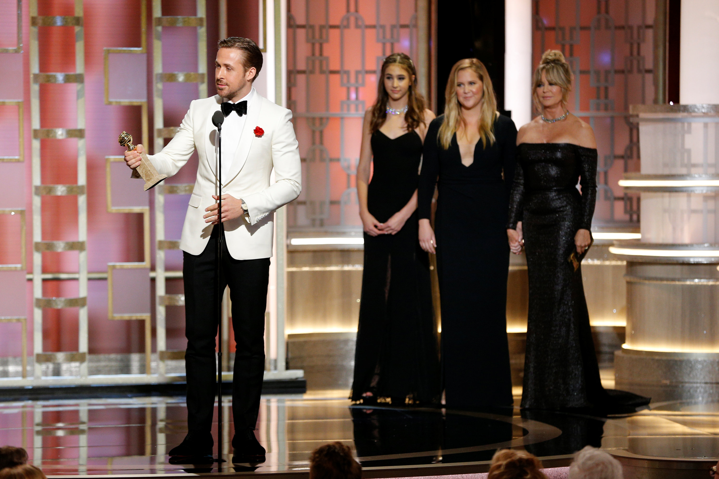 'La La Land' leads all comers at Golden Globes
