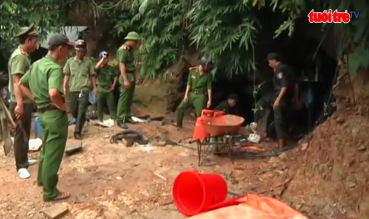 Vietnamese officers raid illegal gold mines