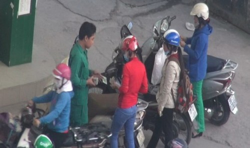 Police urge victims of Saigon gas station short-changers to come forward