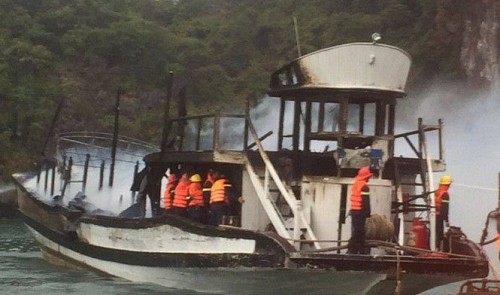 14 foreigners rescued as boat catches fire in Ha Long Bay, again