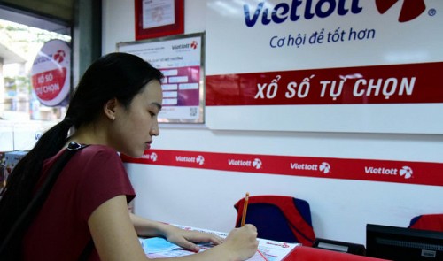 Vietnamese lottery firms attack computerized rival, again