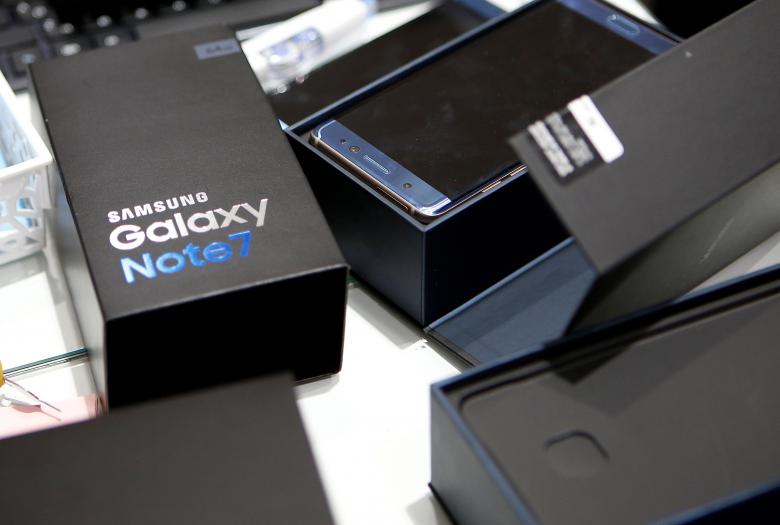 Samsung Elec says battery caused Note 7 fires, may delay new phone launch