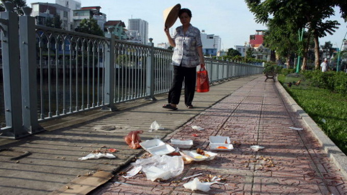 Vietnam intensifies crackdown on public peeing, littering