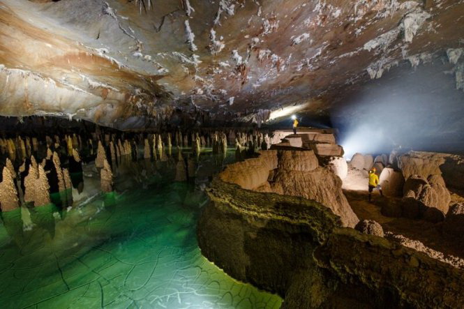 Operator likely to end tours to caves near Son Doong over fee hike