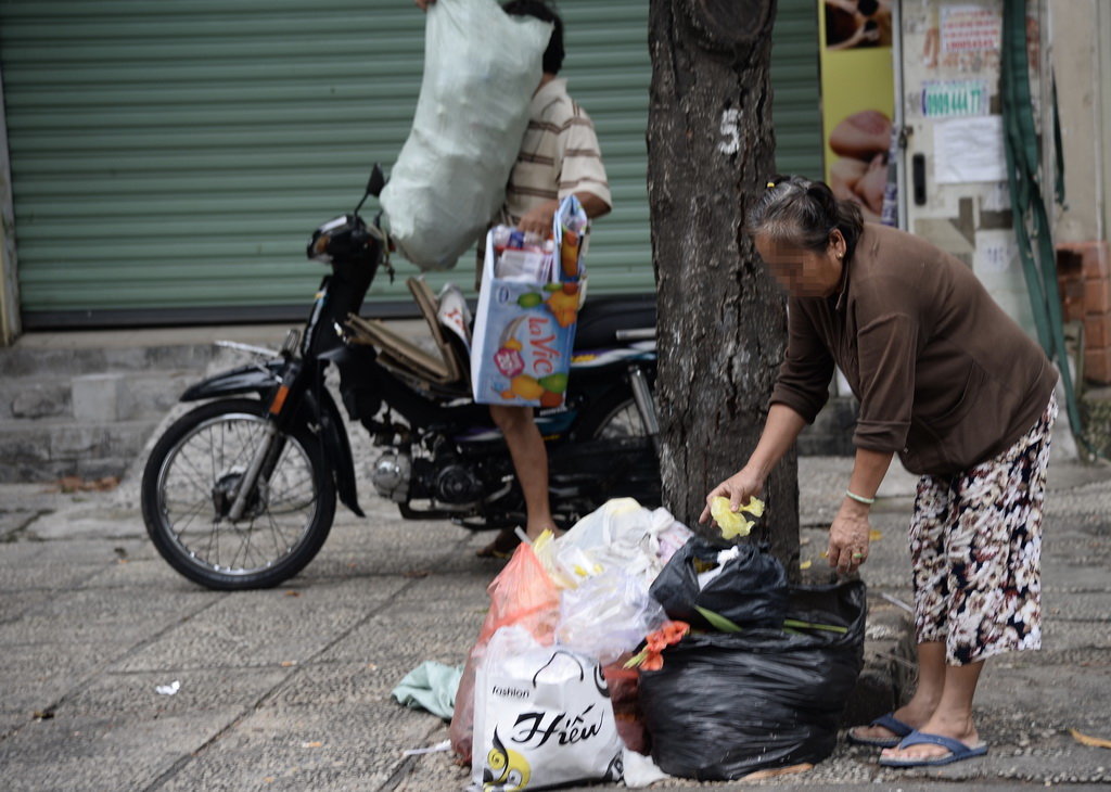 Hanoi man proposes developing mobile app to battle Saigon littering