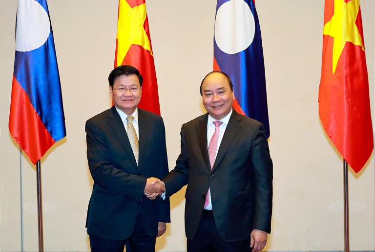 Vietnam, Laos sign cooperation agreements in intergovernmental meeting