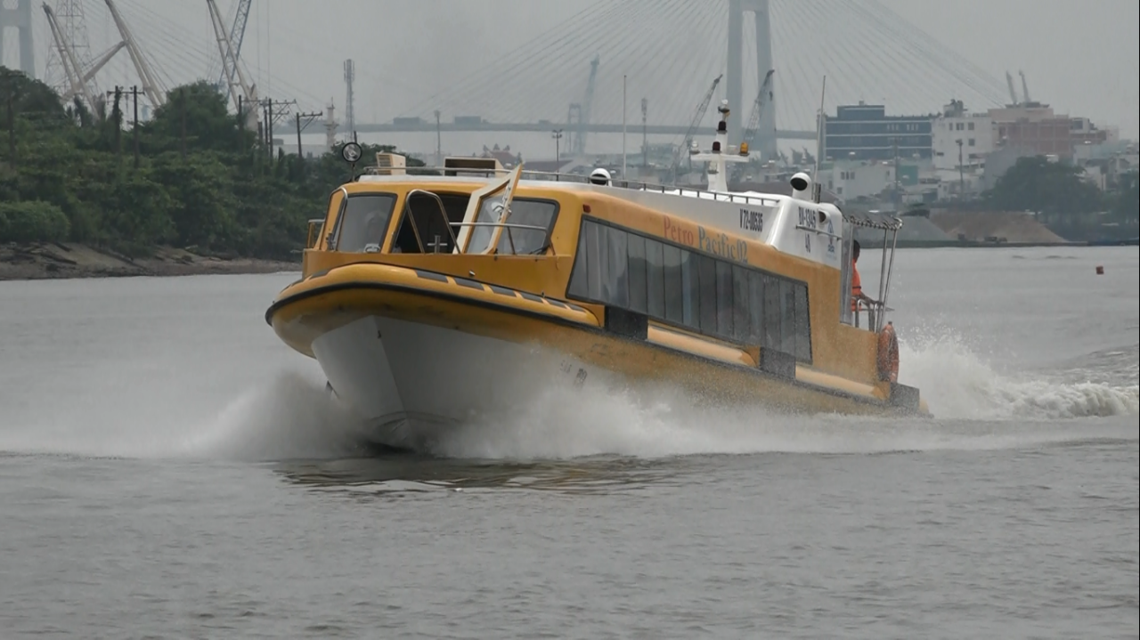 New Saigon-Vung Tau hydrofoil service opens