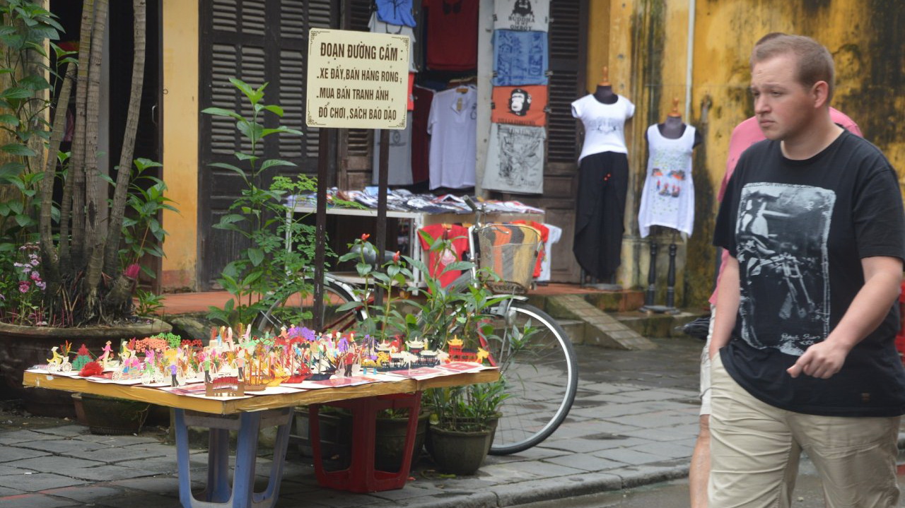Vietnamese authorities to reorganize street vending activities in Hoi An