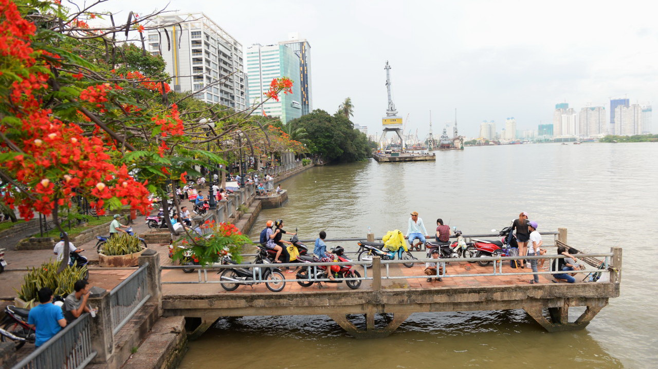 Saigon to revitalize downtown riverside park
