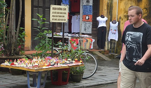 Vietnamese authorities to reorganize street vending activities in Hoi An