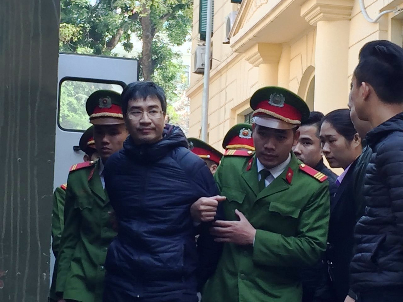 Ex-official of Vietnam shipbuilder faces death sentence for embezzlement