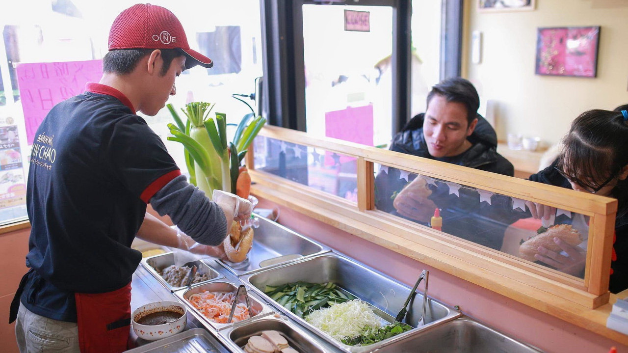 Brothers fill Japanese stomachs with delicious Vietnamese ‘banh mi’