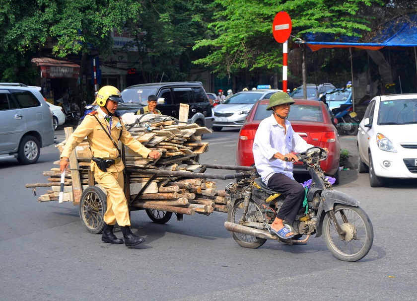 Hanoi suggests retrieval of dilapidated motorcycles