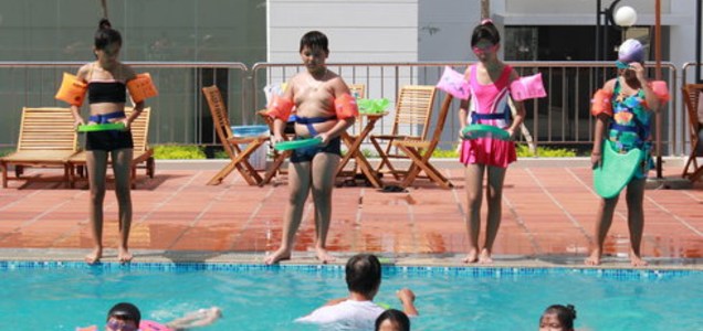 5,000 kids to get free swimming lessons in Ho Chi Minh City