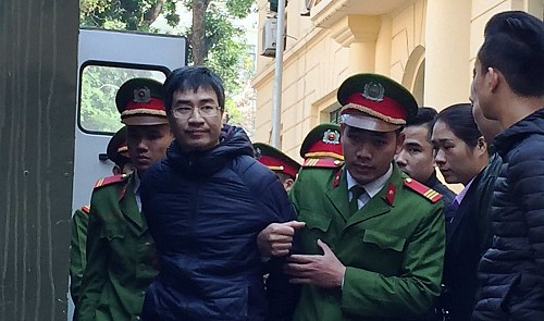 Ex-official of Vietnam shipbuilder faces death sentence for embezzlement