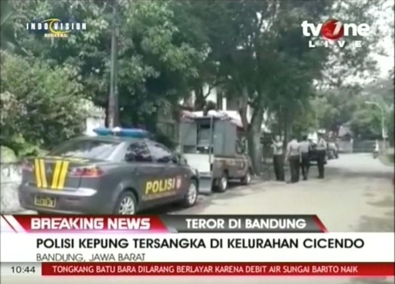 Indonesian police shoot bomber after explosion in Bandung city
