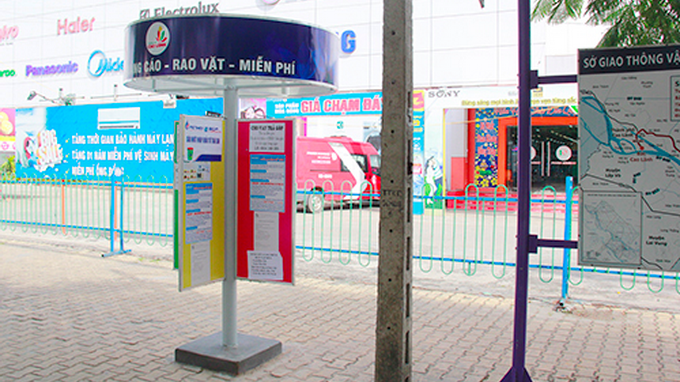 Southern Vietnamese city builds public bulletin poles