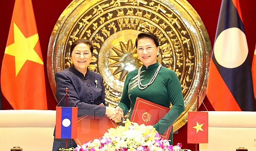 Vietnam, Laos to strengthen cooperation between parliaments