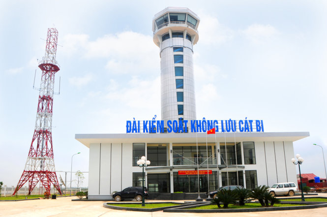 Flights unable to contact sleeping air traffic controller at Vietnam airport