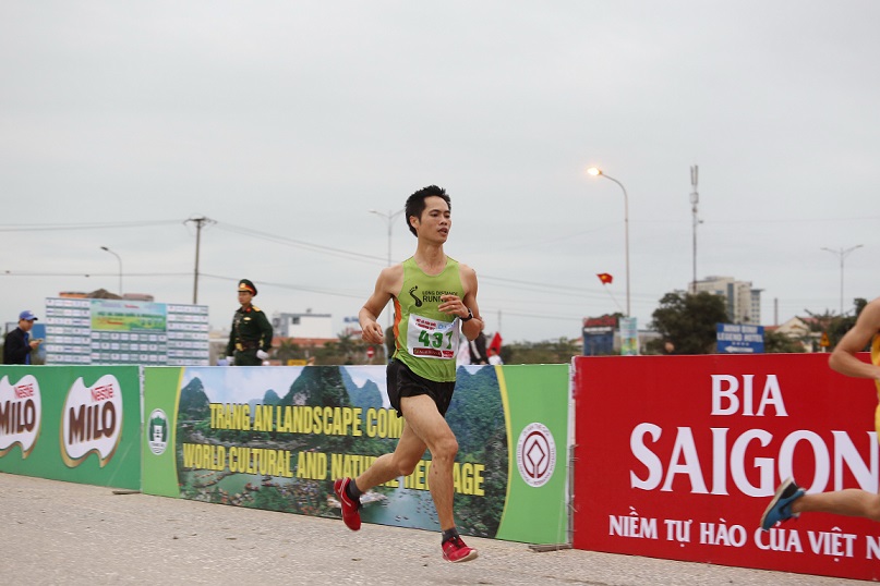 Amateur Vietnamese marathoners run for health but gain considerable achievements