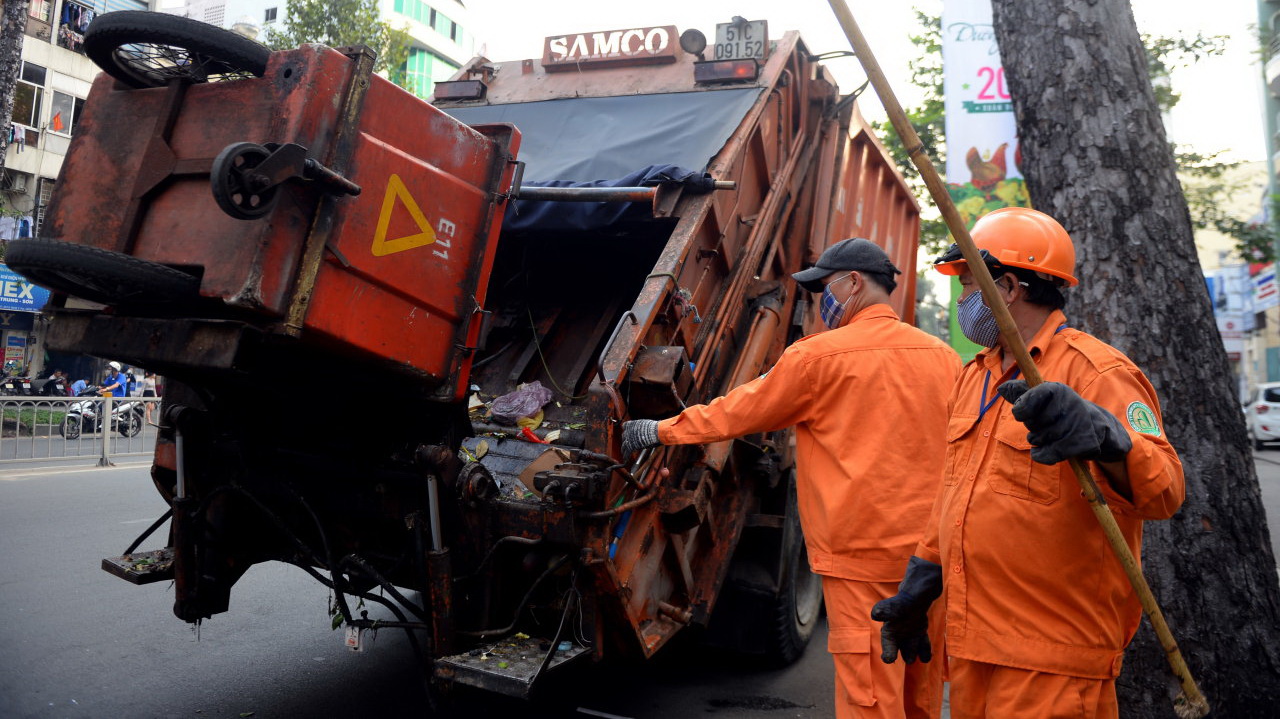 Ho Chi Minh City residents to pay for garbage transport, treatment: proposal