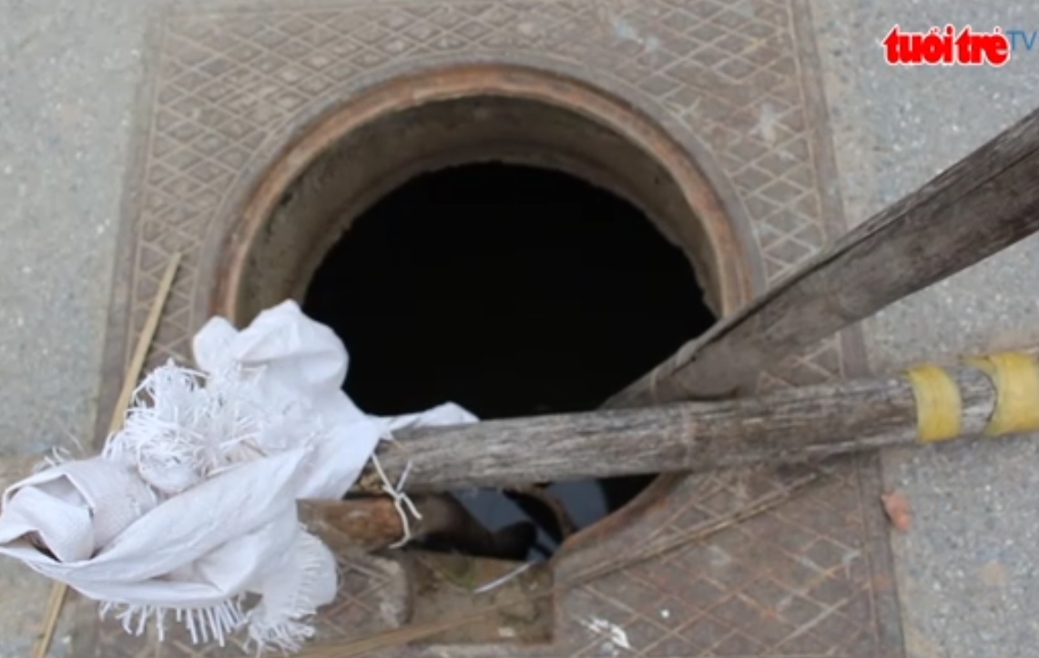 Hundreds of manhole covers stolen in Hanoi