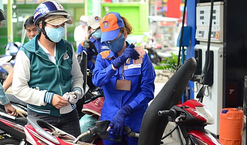 Vietnam proposes drastically increasing ‘environment tax’ on petrol