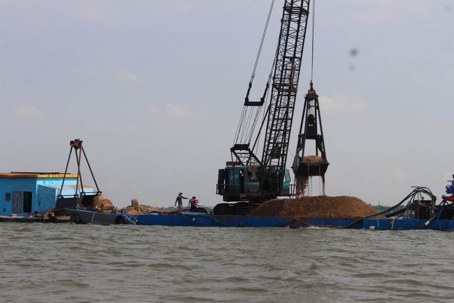 Sand exploitation a grave concern in Vietnam’s Mekong Delta